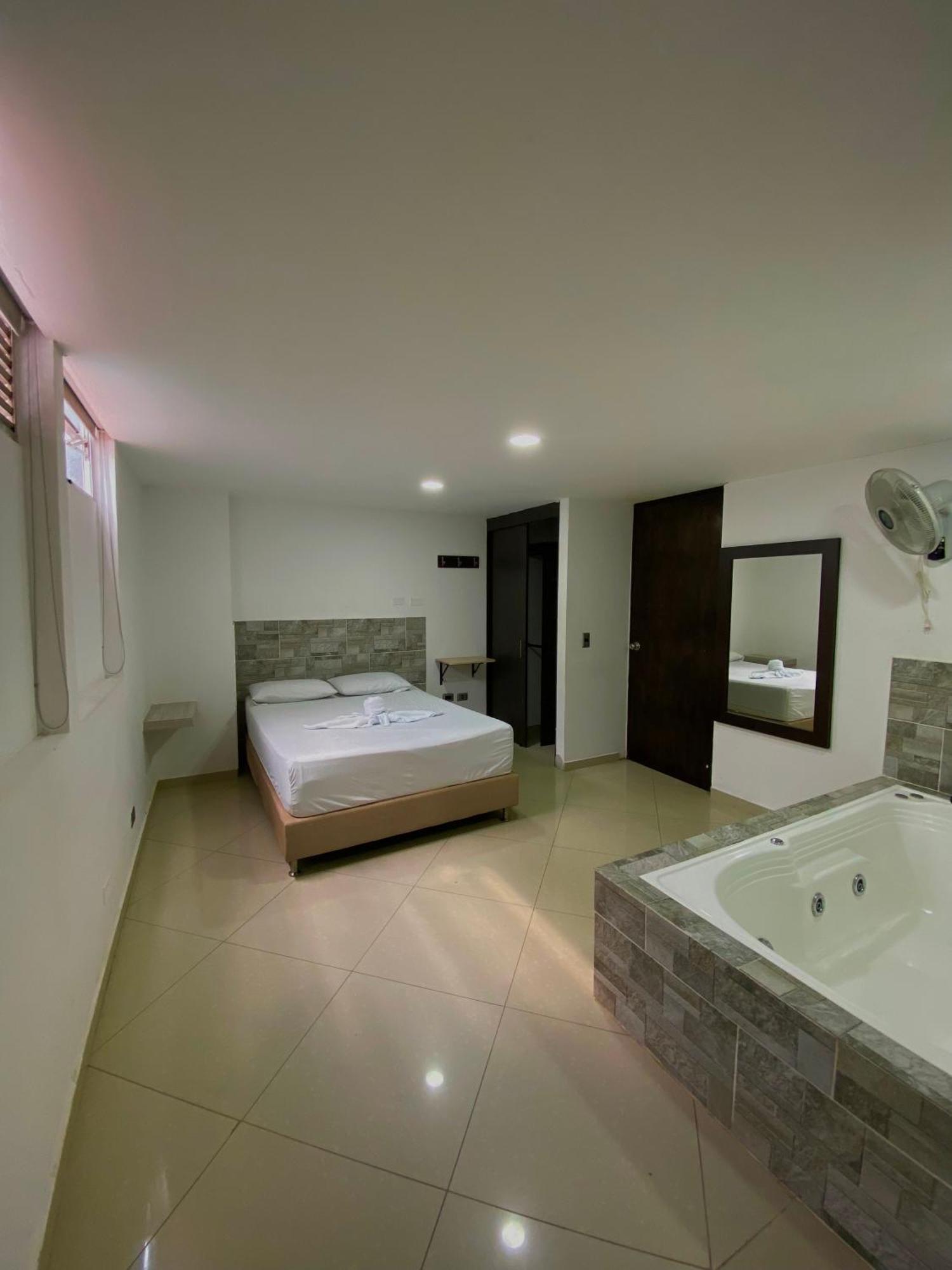 Hotel Buenos Aires Central 麦德林 外观 照片